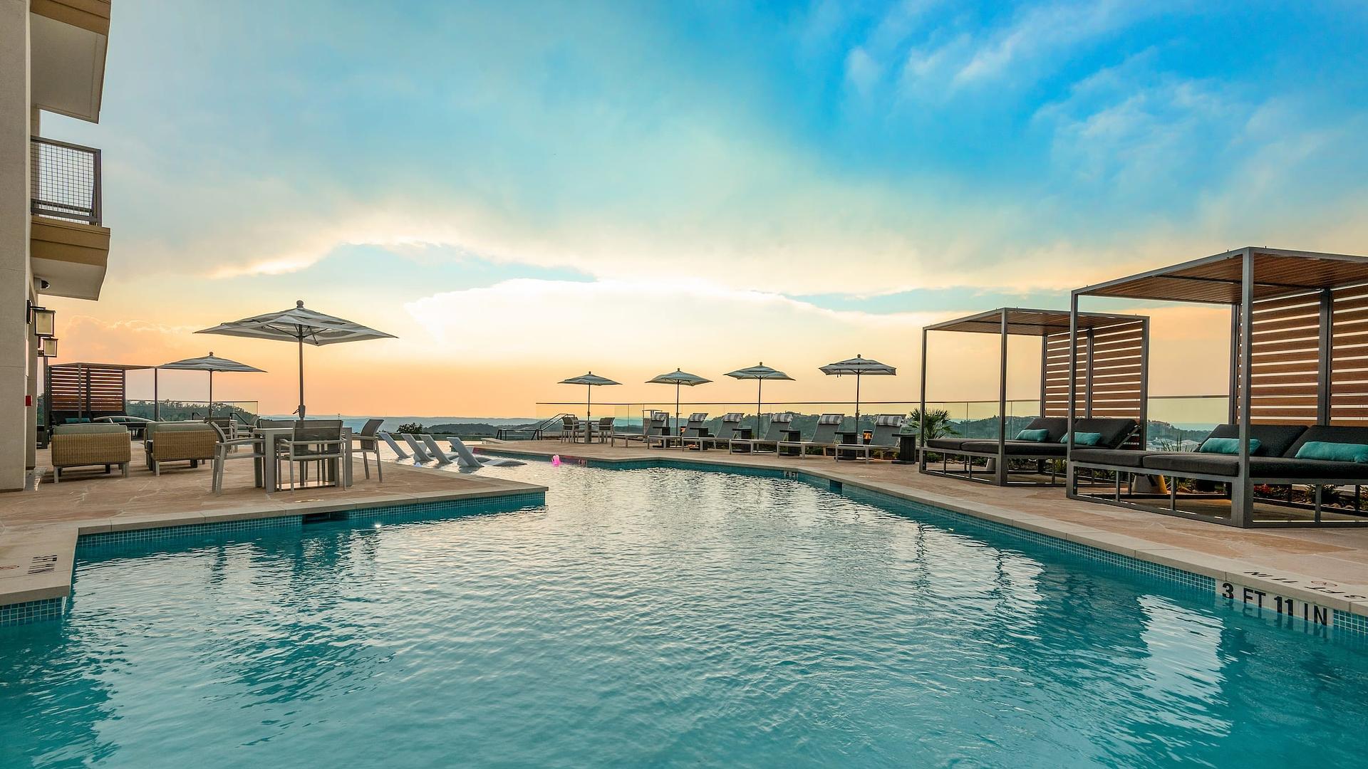 Landing | Beautiful 1BD, Pool, Clubhouse